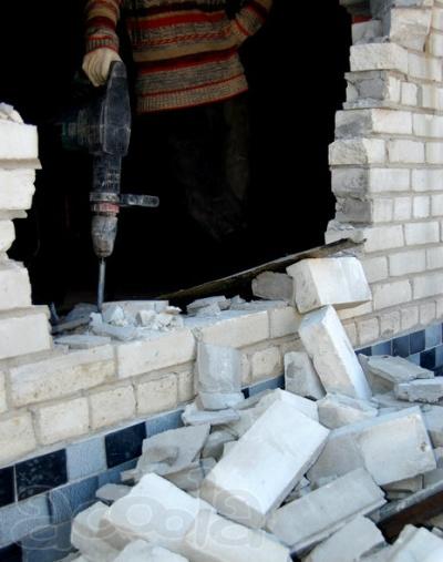 Демонтаж зданий, ветхих строений, стен в Новороссийске